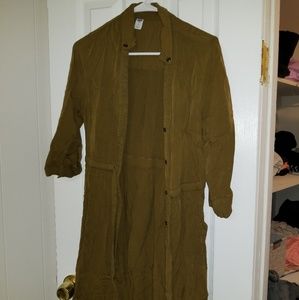 Casual fitted olive green shirtdress